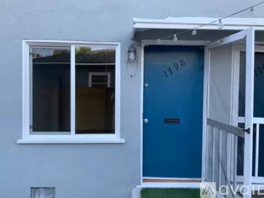 Main picture of 1760 Washington Way