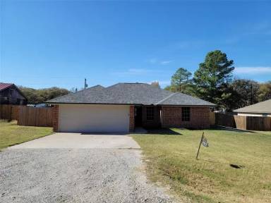Main picture of 405 Oakwood St