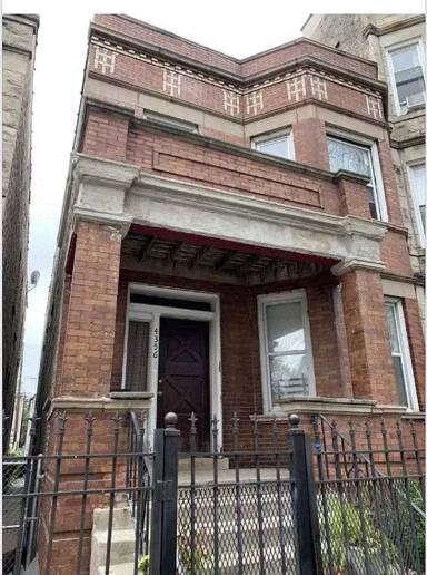Main picture of 4356 S Wells St