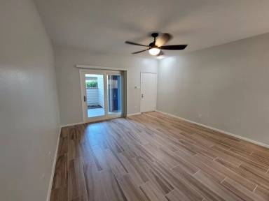 Main picture of 7064 N Holiday Dr