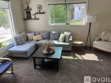 Main picture of 104 Division St