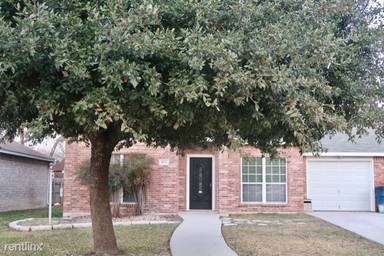 Main picture of 1661 Honeysuckle Ln