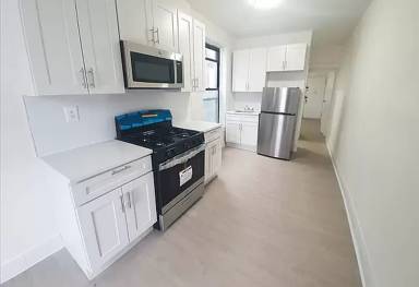 Main picture of 169 E 105th St