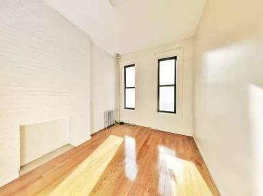 Main picture of 344 E 9th St