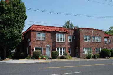 Main picture of 2903 SE Hawthorne Blvd