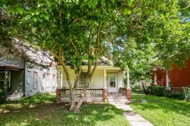 Main picture of 416 SW Clay St