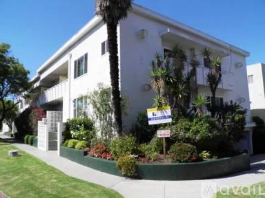 Main picture of 1487 Reeves St