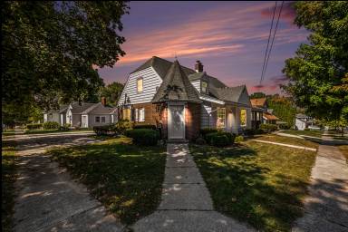 Main picture of 75 S Fremont St NE