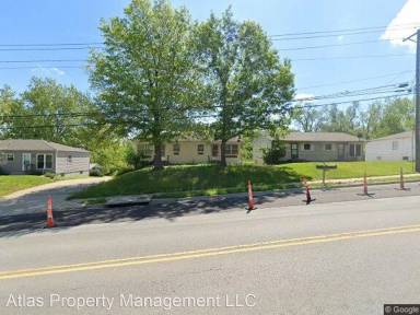 Main picture of 1621 S Lees Summit Rd