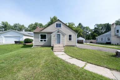 Main picture of 2116 W 105th St