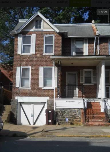 Main picture of 300 W 24th St