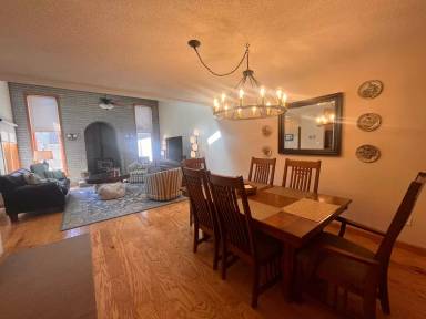 Main picture of 732 W Aaron Dr