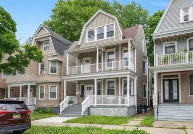 Main picture of 42 N 19th St