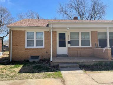 Main picture of 2042 S Pinecrest St