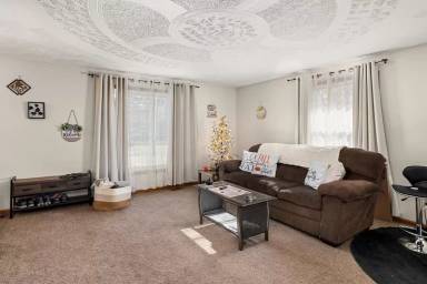 Main picture of 1341 N Stewart Rd