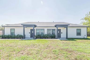 Main picture of 8115 Autumn Ln