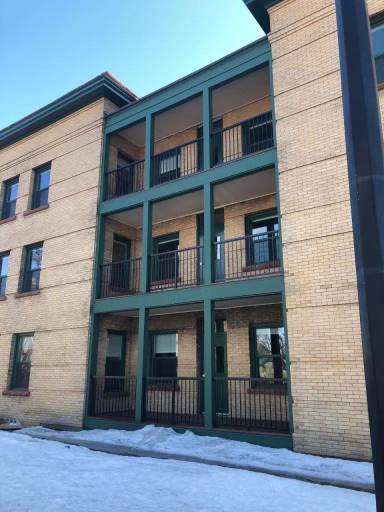 Main picture of 102 9th St S