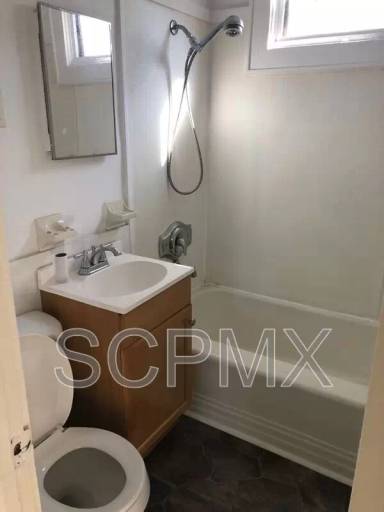Main picture of 2653 Lawrence St