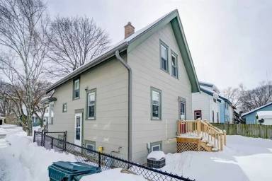 Main picture of 2514 E Johnson St