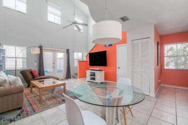 Main picture of 1075 Duval Street