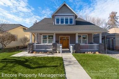 Main picture of 247 SW 8th St