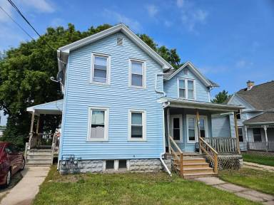Main picture of 390 S Hickory St