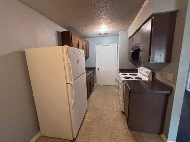 Main picture of 104 Meudon St