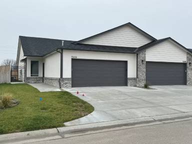 Main picture of 15606 E 21st Ct N