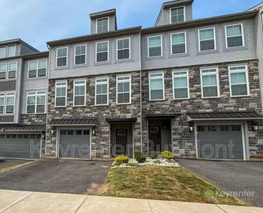 Main picture of 52 Independence Ct