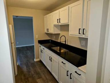 Main picture of 5856 Highview Dr