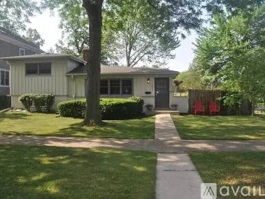 Main picture of 1023 Oakwood Ave
