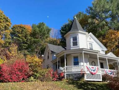 Main picture of 206 Baldwin St