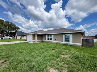 Main picture of 15741 SW 23rd Avenue Rd