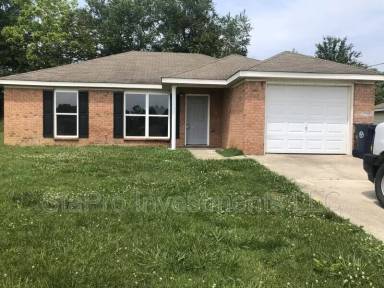 Main picture of 120 Village Pl