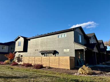 Main picture of 2968 Barnstormer St