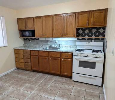 Main picture of 2654 Pestalozzi St