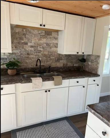 Main picture of 808 Harrisburg Dr SW