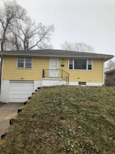 Main picture of 5909 N 42nd St