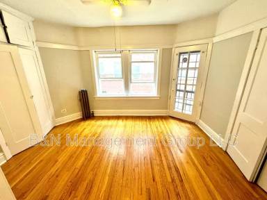 Main picture of 1051-67 W Dakin Apartments