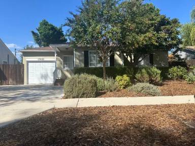 Main picture of 17913 Tiara St