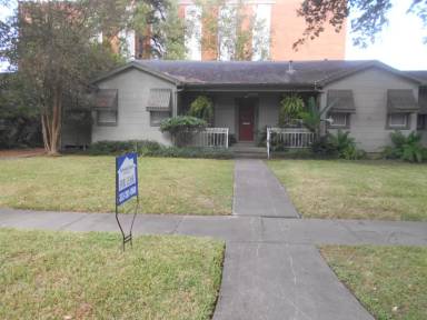 Main picture of 215 Buena Vista Blvd