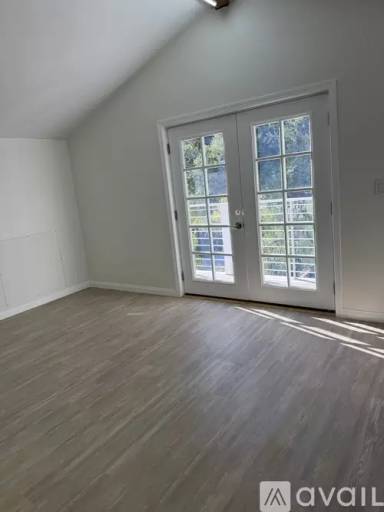Main picture of 30516 Mulholland Hwy
