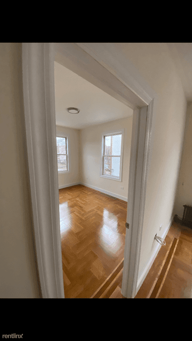 Main picture of 2879 E 195th St