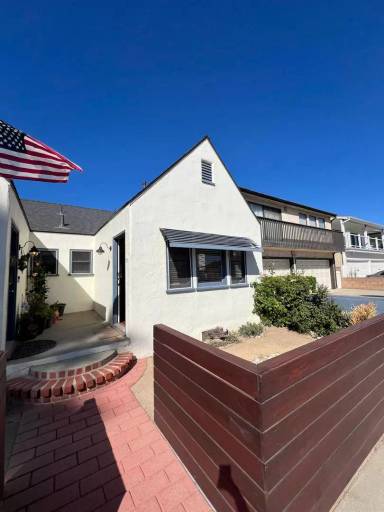 Main picture of 2053 Pierpont Blvd