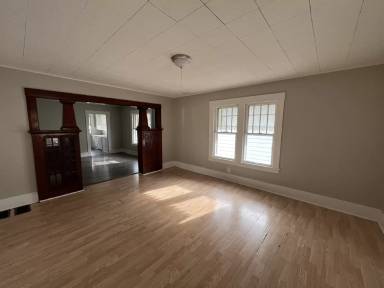 Main picture of 1390 N Huron St