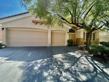 Main picture of 2167 Handel Ave