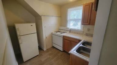 Main picture of 445 N Plum St