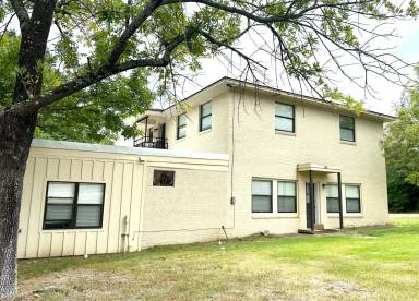 Main picture of 202 E Arkansas St