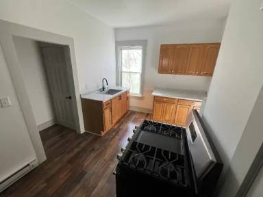 Main picture of 40 Garnet St