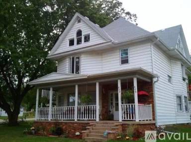Main picture of 406 E Holum St